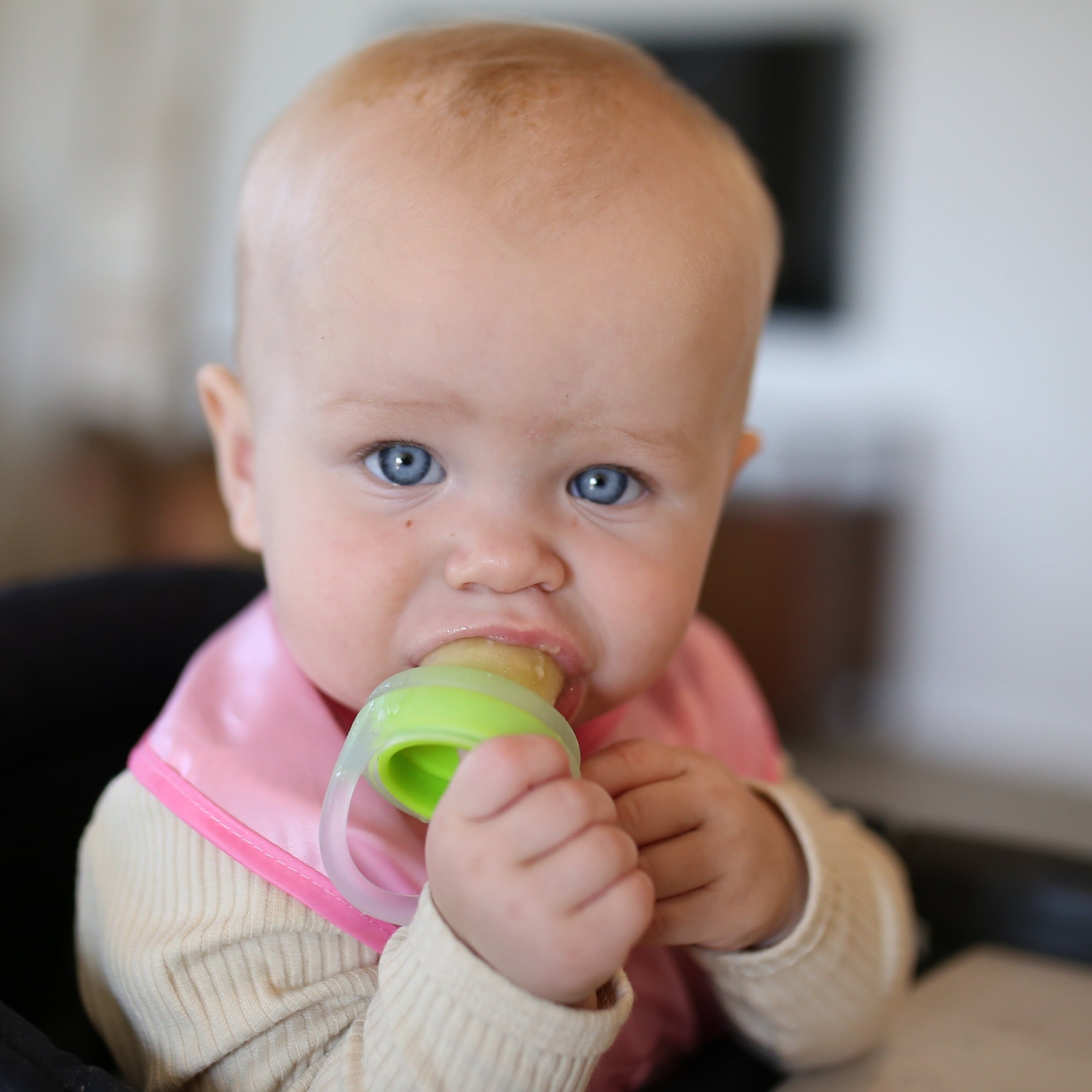 Teething feeder